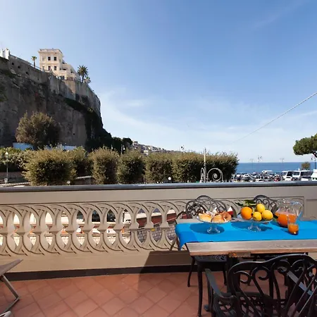 Terrace By The Sea - Entire With Terrace Апартаменты Сорренто