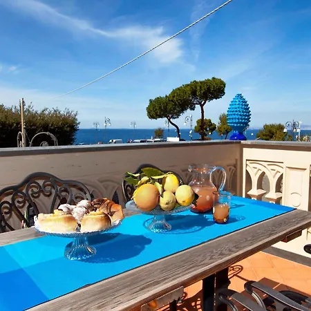 Terrace By The Sea - Entire With Terrace